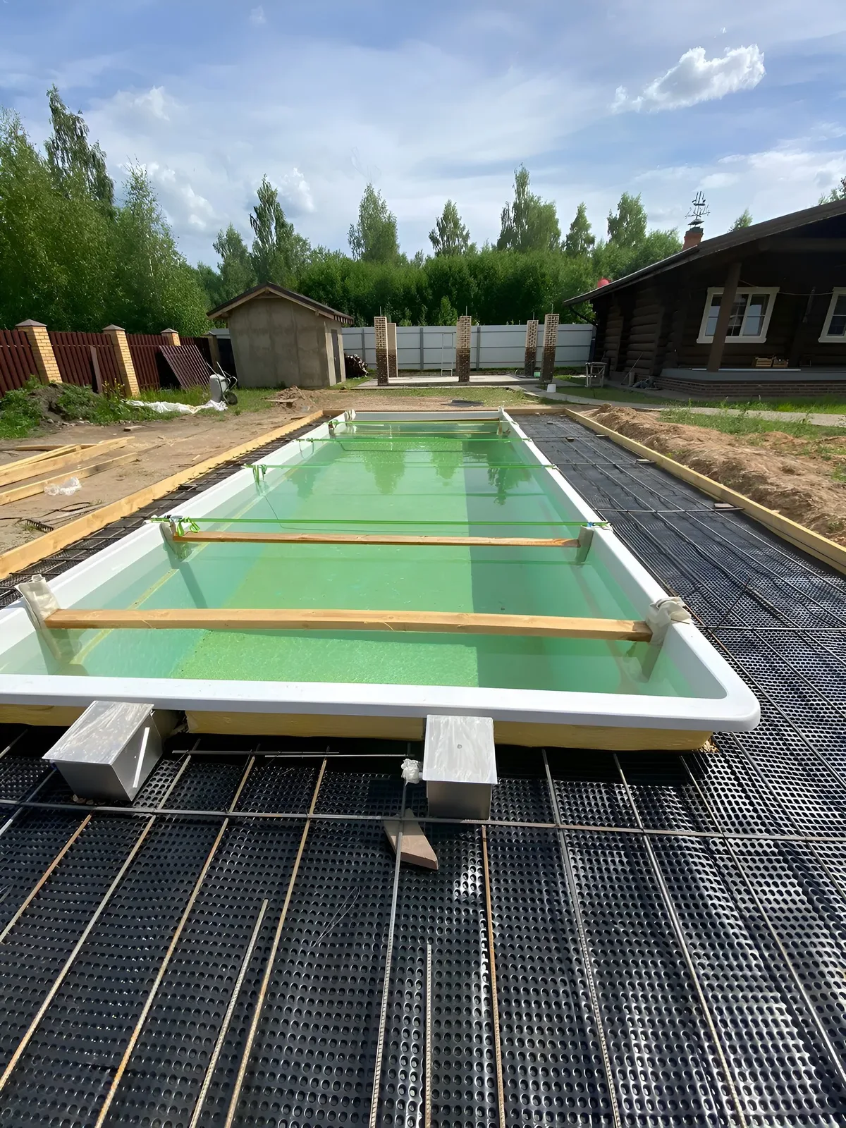 Laguna 9 — вечернее освещение в Саратове